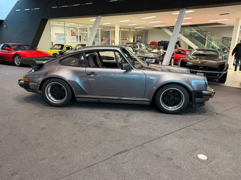 Porsche 911 Turbo 3.3