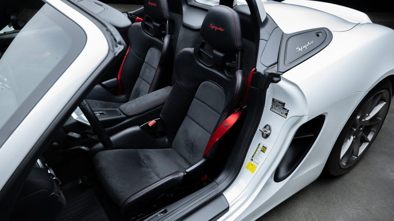 Porsche 981 Boxster Spyder