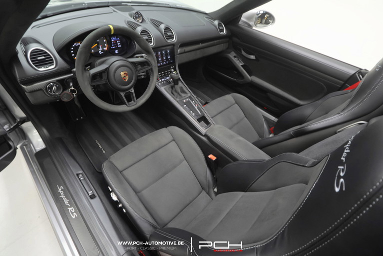 Porsche 718 Spyder RS