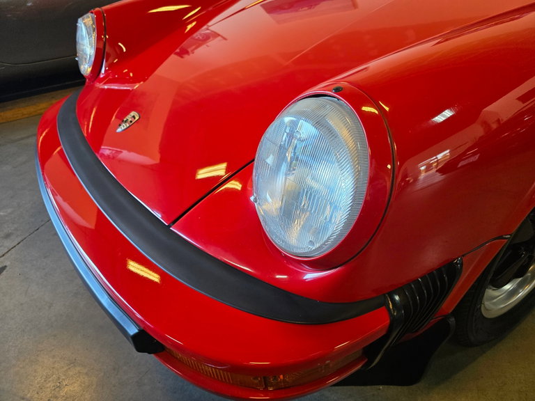 Porsche 911 Carrera 3.2