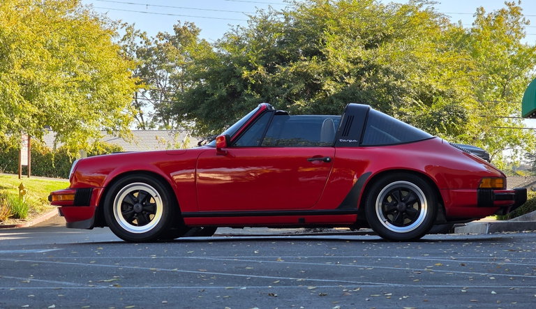 Porsche 911 Carrera 3.2
