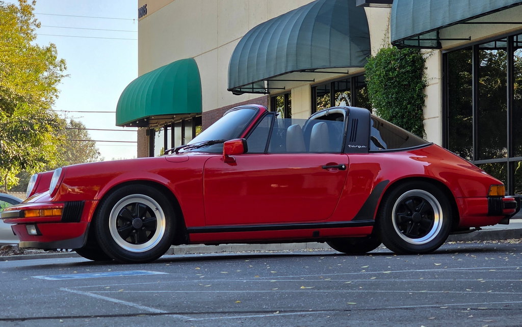 Porsche 911 Carrera 3.2