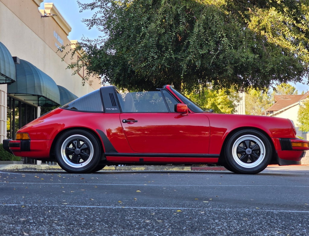 Porsche 911 Carrera 3.2