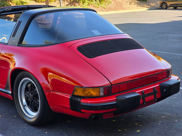 Porsche 911 Carrera 3.2
