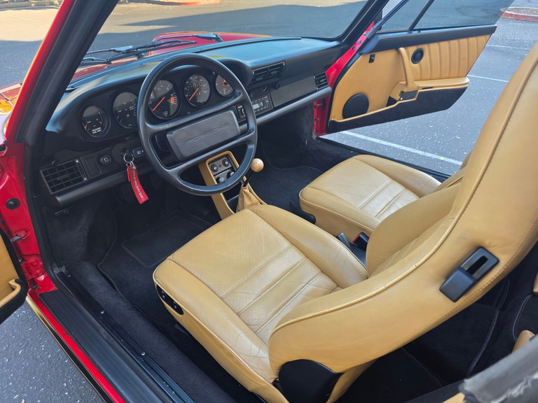 Porsche 911 Carrera 3.2
