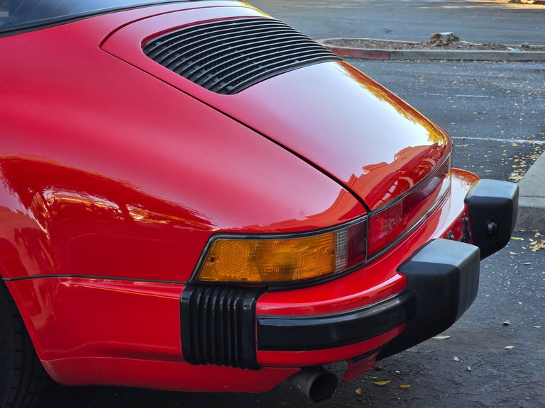 Porsche 911 Carrera 3.2