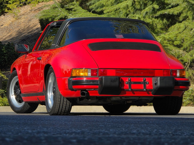 Porsche 911 Carrera 3.2