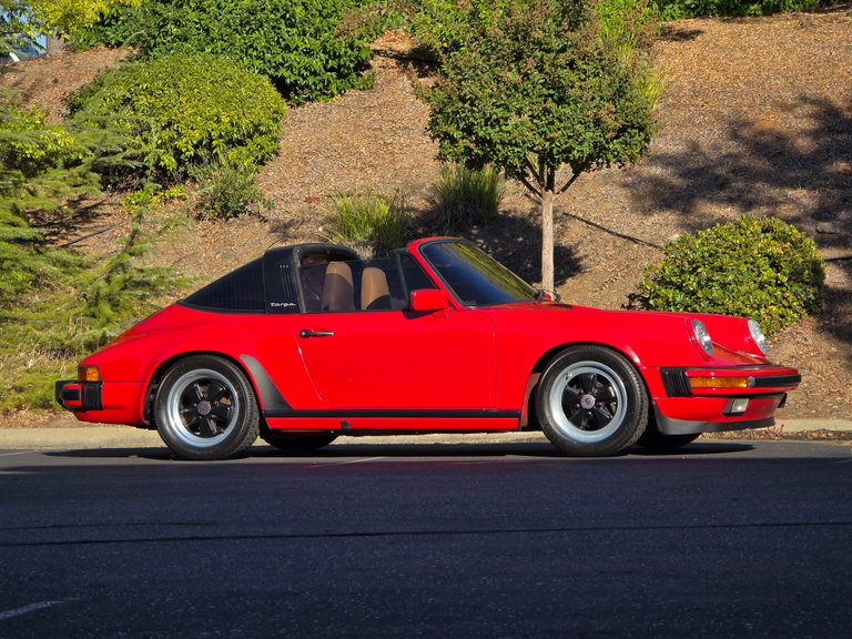 Porsche 911 Carrera 3.2