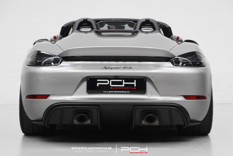 Porsche 718 Spyder RS
