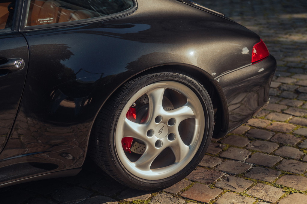 Porsche 993 Carrera 4S