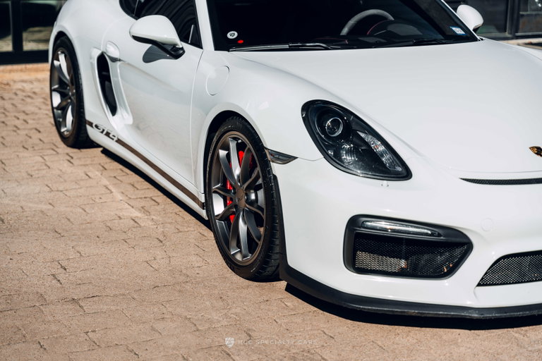 Porsche 981 Cayman GT4