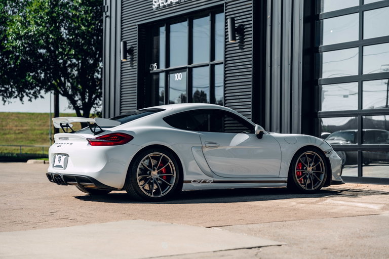 Porsche 981 Cayman GT4