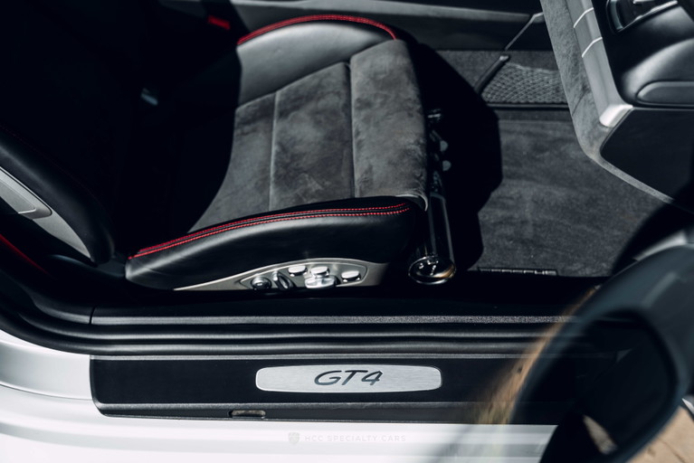 Porsche 981 Cayman GT4