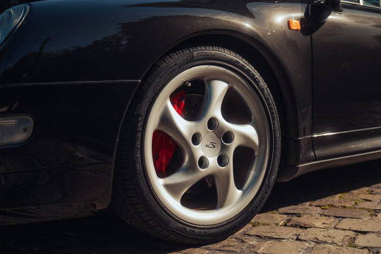 Porsche 993 Carrera 4S