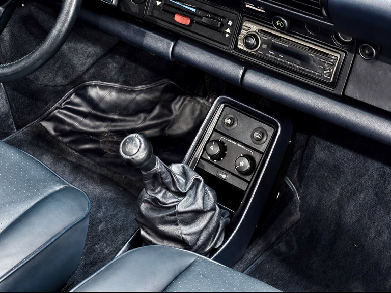 Porsche 911 Turbo 3.3 (US)