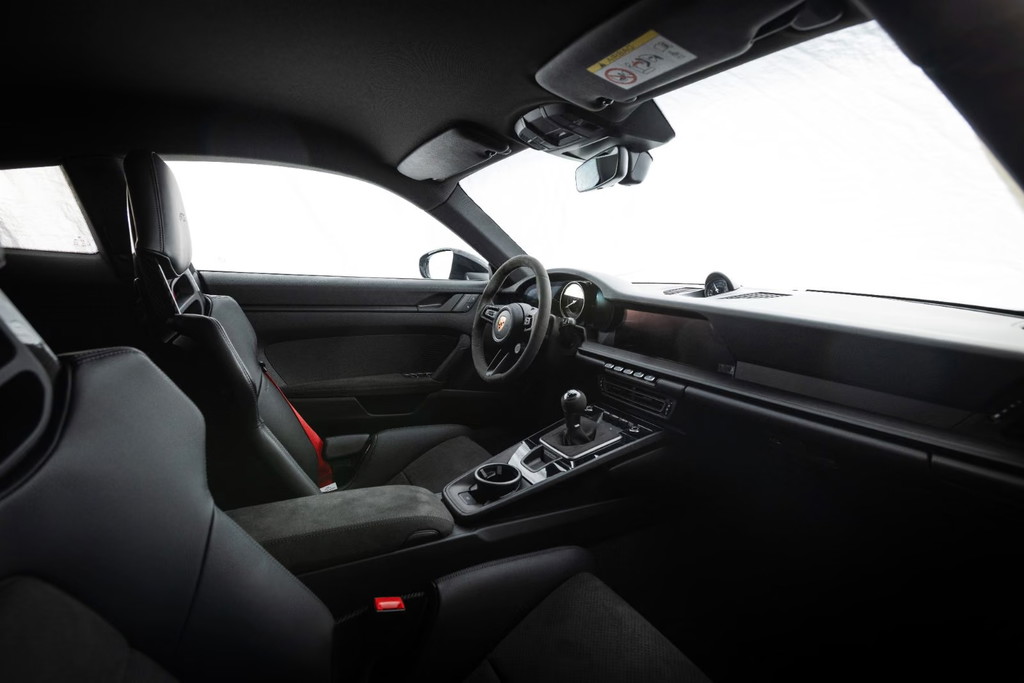 Porsche 992 Carrera GTS