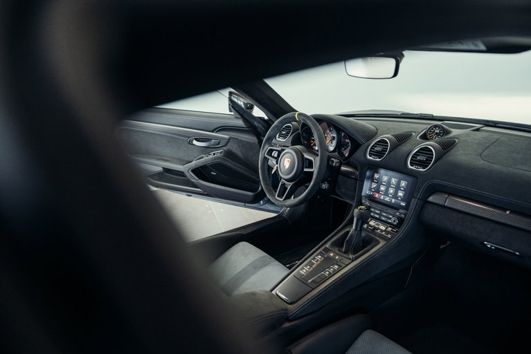 Porsche 718 Cayman GT4 RS