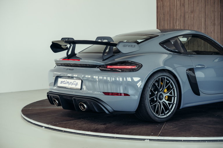 Porsche 718 Cayman GT4 RS
