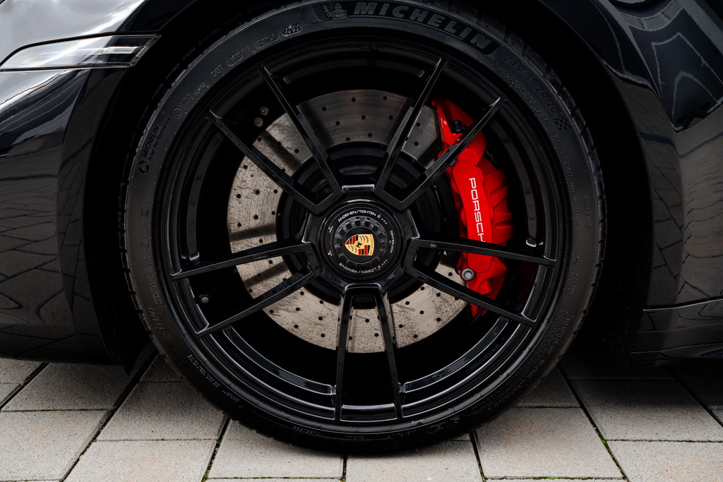 Porsche 992 Carrera GTS