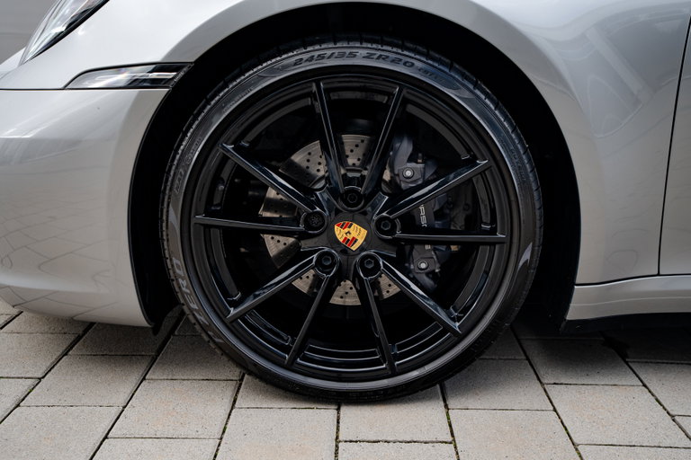Porsche 992 Carrera