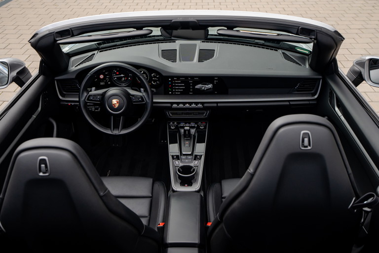 Porsche 992 Carrera