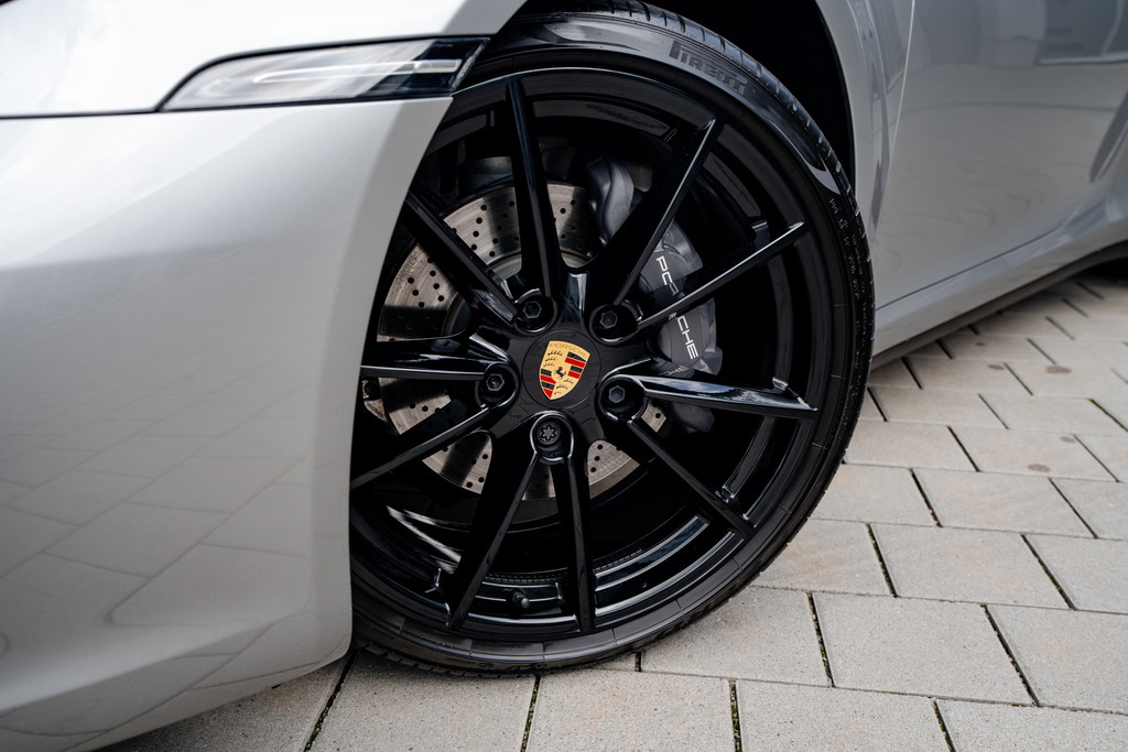 Porsche 992 Carrera