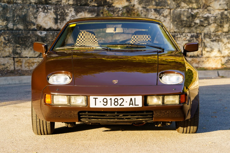 Porsche 928