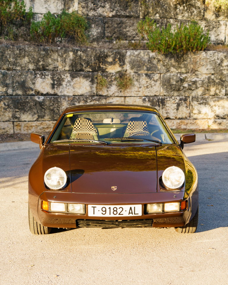 Porsche 928