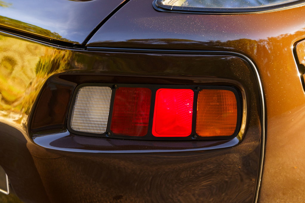 Porsche 928