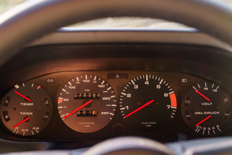 Porsche 928