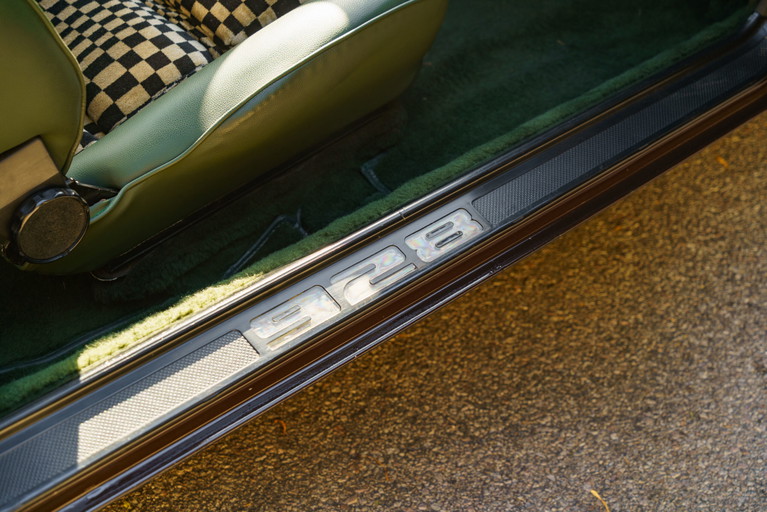 Porsche 928
