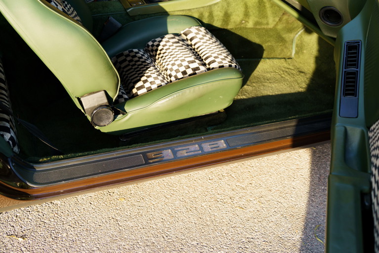 Porsche 928
