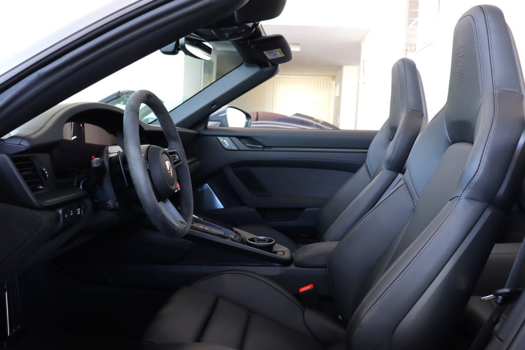 Porsche 992.2 Carrera GTS