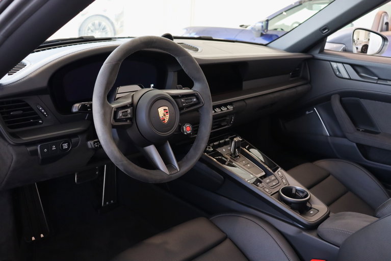 Porsche 992.2 Carrera GTS