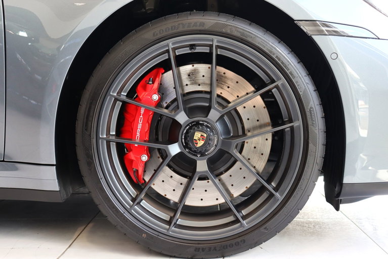 Porsche 992.2 Carrera GTS