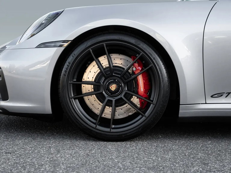 Porsche 992 Carrera GTS