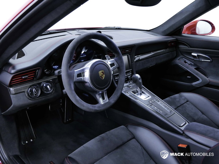 Porsche 991 Carrera 4 GTS