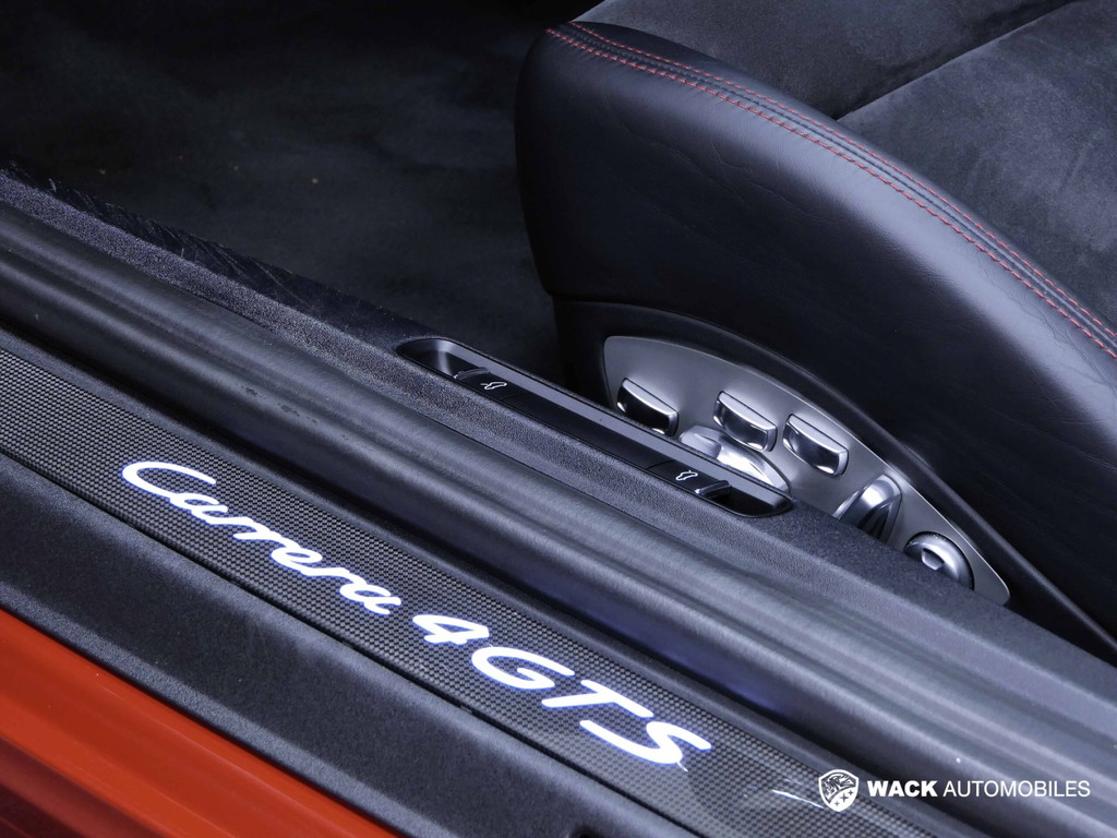 Porsche 991 Carrera 4 GTS