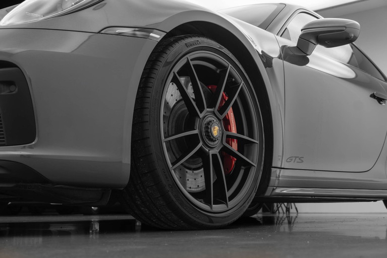 Porsche 992 Carrera 4 GTS