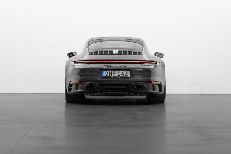 Porsche 992 Carrera 4 GTS