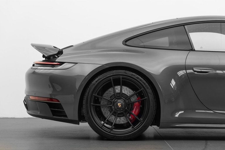 Porsche 992 Carrera 4 GTS