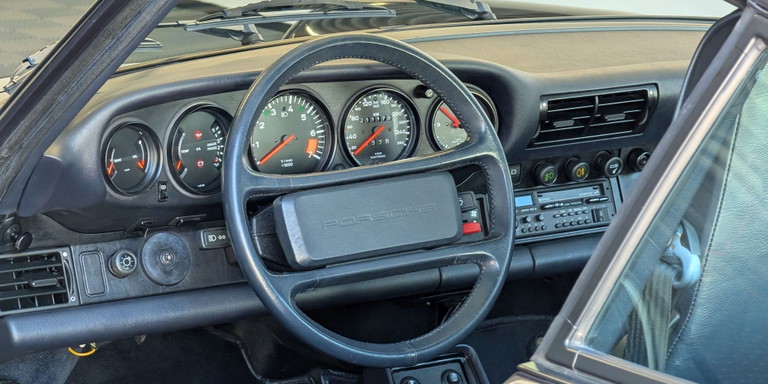 Porsche 911 Carrera 3.2