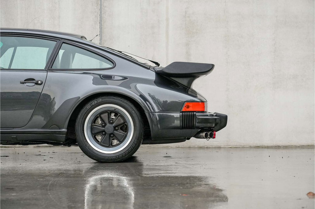 Porsche 911 Turbo 3.3