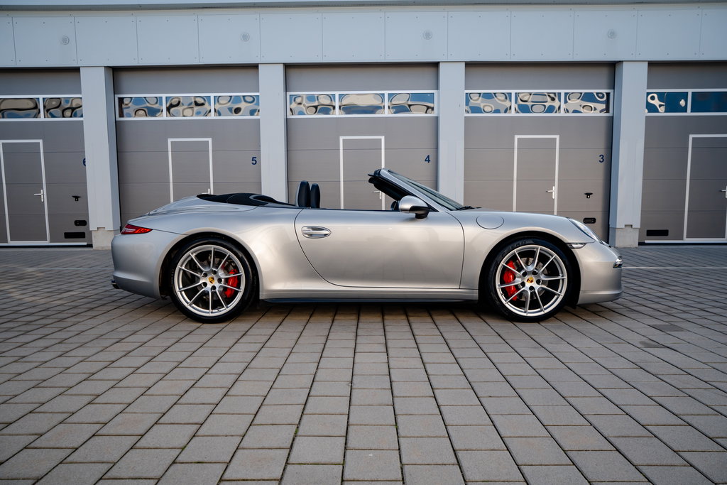 Porsche 991 Carrera 4 GTS