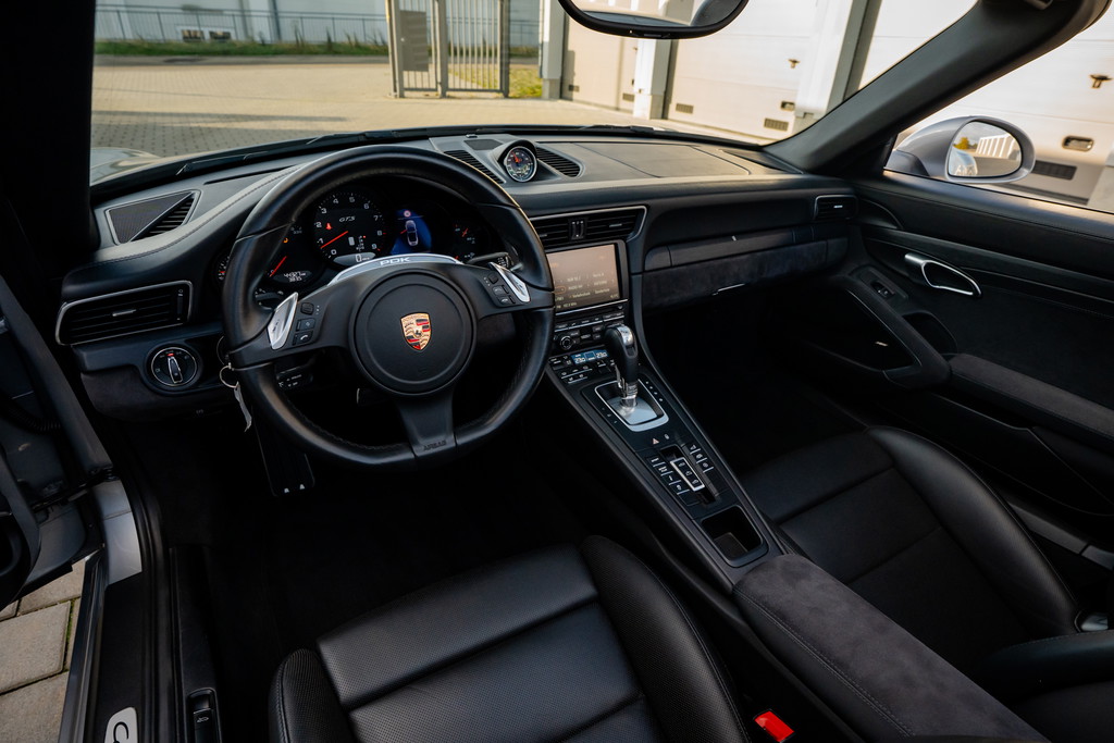 Porsche 991 Carrera 4 GTS