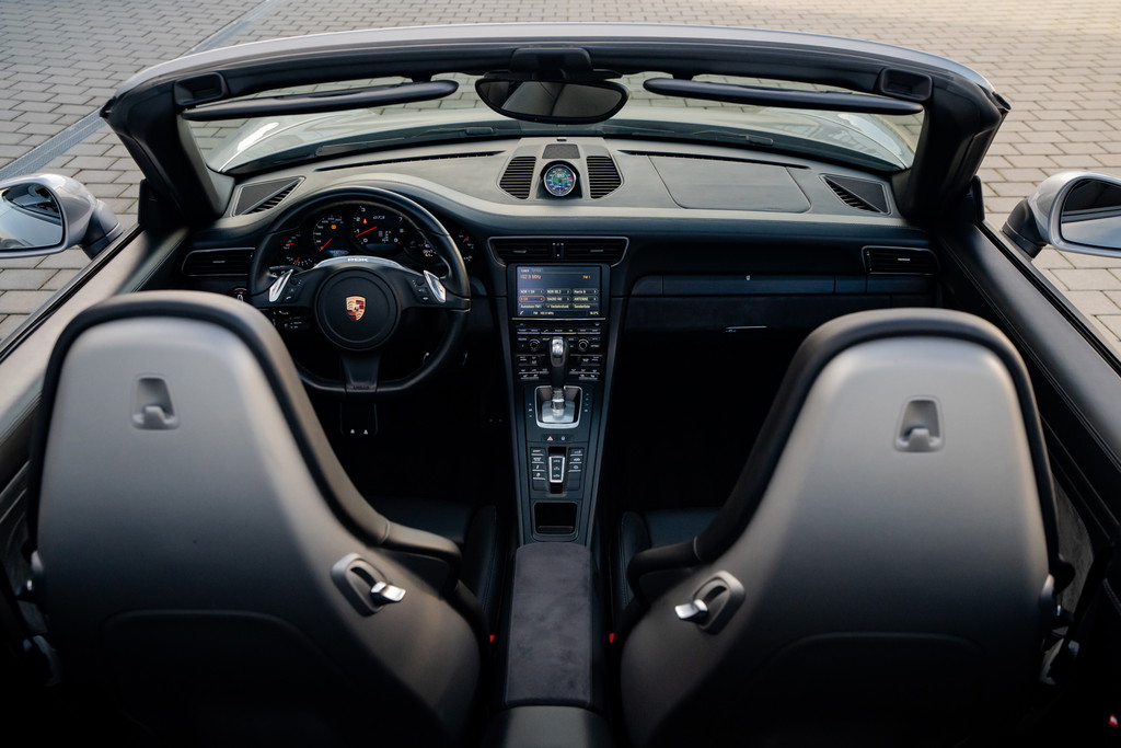 Porsche 991 Carrera 4 GTS