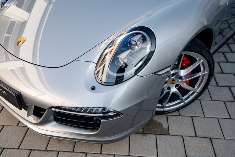 Porsche 991 Carrera 4 GTS