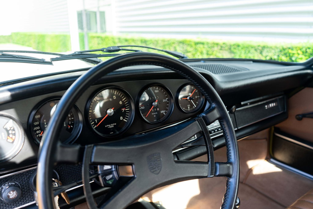 Porsche 911 E