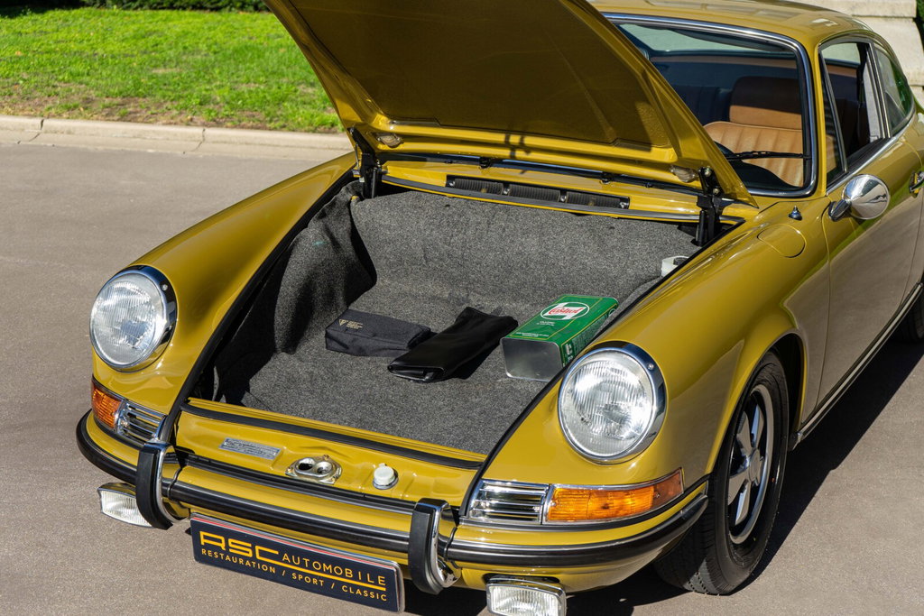 Porsche 911 E