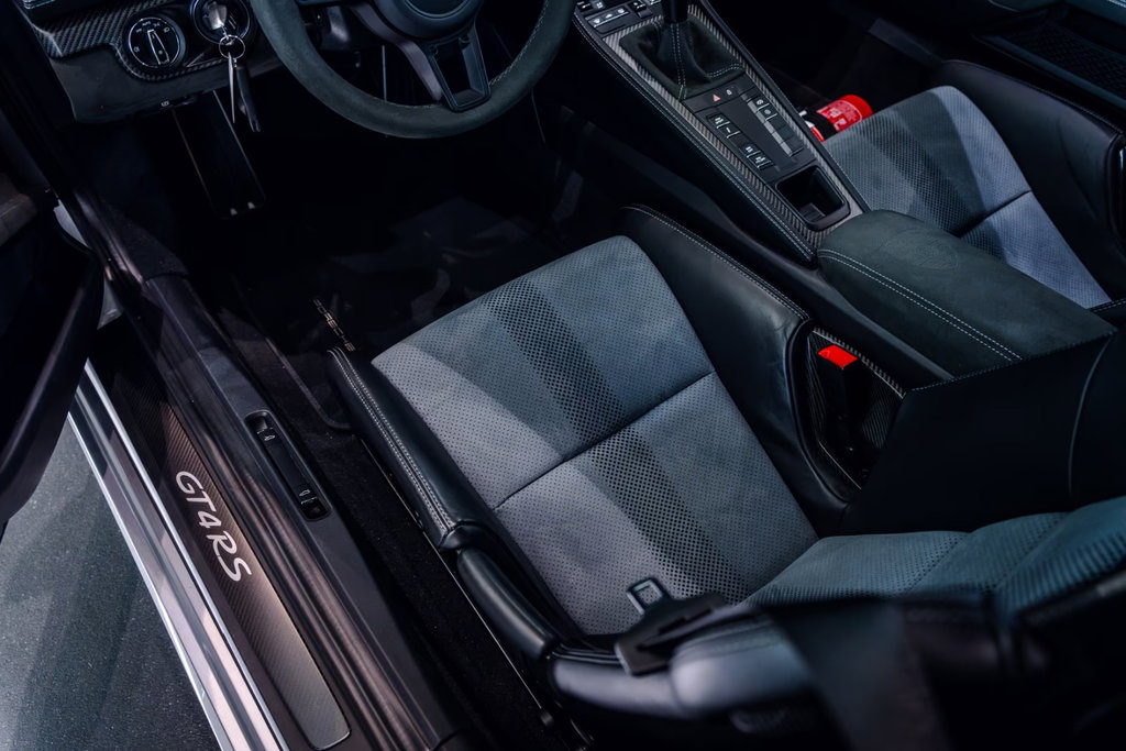 Porsche 718 Cayman GT4 RS